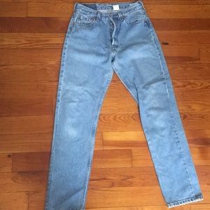 Levi 501 w29 L32 straight leg high waist jeans